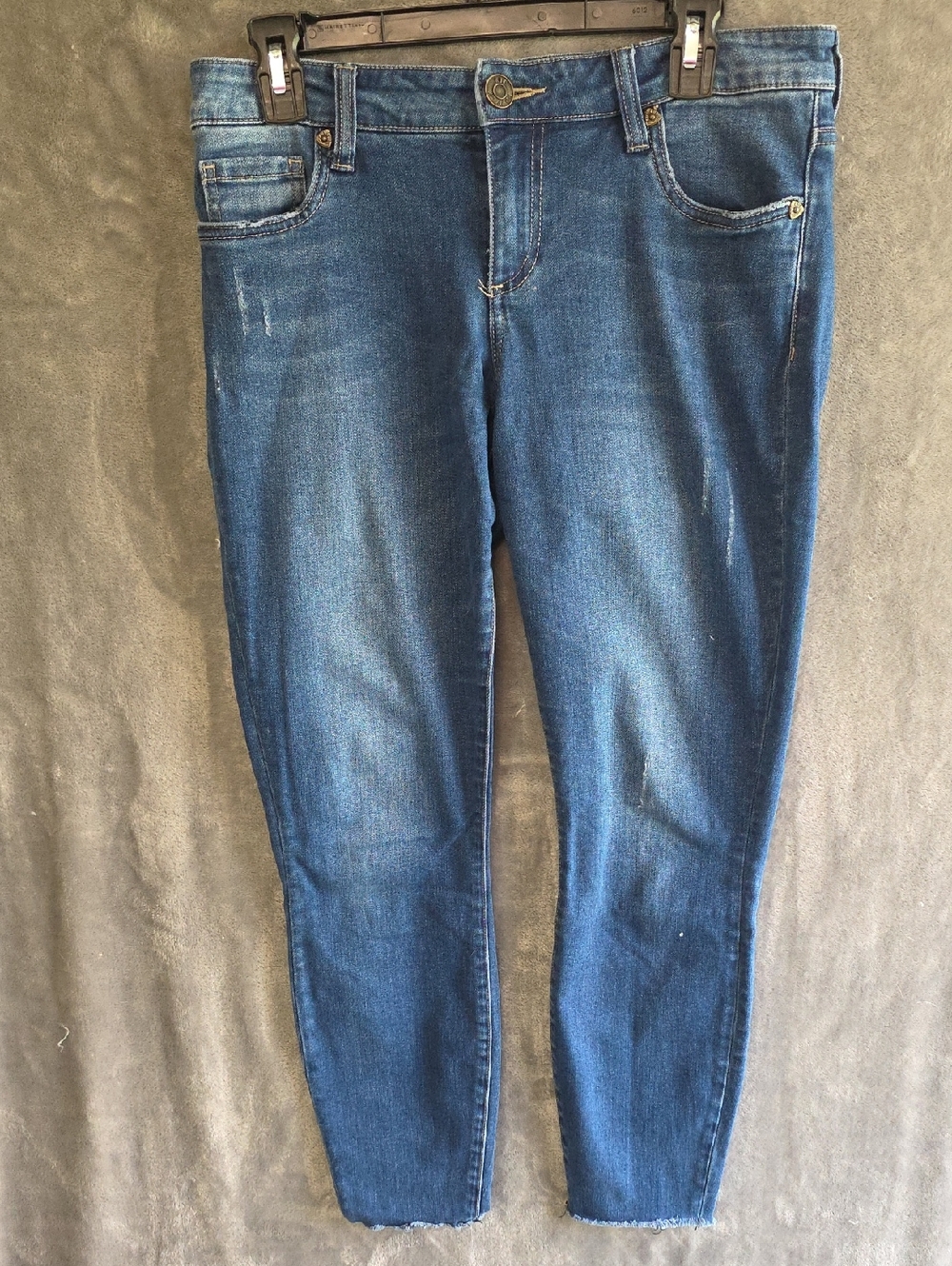 Kut from the Kloth Women's Cropped Slim Jeans in Dark Blue. Size 8